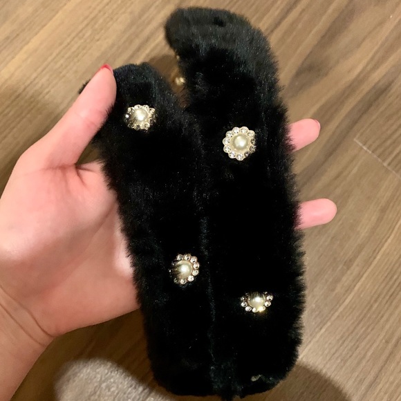 Kate Spade Jeweled Faux Fur Bag Strap Black - Picture 2 of 3